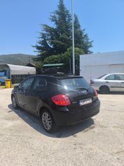 Toyota Auris 2010-thumb-3