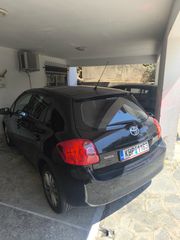 Toyota Auris 2010-thumb-6