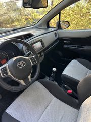 Toyota Yaris 2012-thumb-14