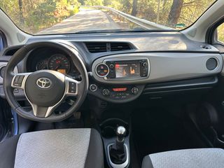 Toyota Yaris 2012-thumb-15