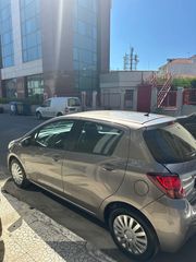 Toyota Yaris 2015-thumb-11