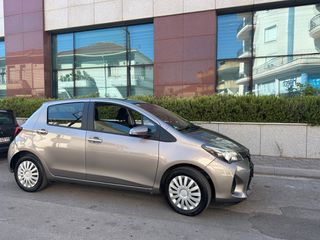 Toyota Yaris 2015-thumb-6