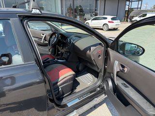 Nissan Qashqai 2009 4X4-thumb-15