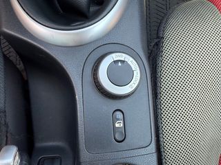 Nissan Qashqai 2009 4X4-thumb-16