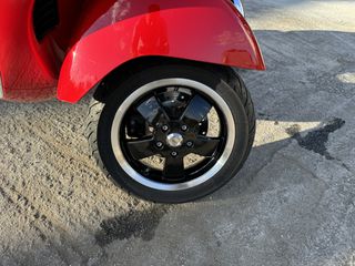 Piaggio Vespa 2020 GTS 300 Super-thumb-14