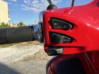 Piaggio Vespa 2020 GTS 300 Super-thumb-20
