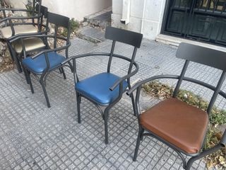 Καρέκλες μεταλλικές με δερματίνη