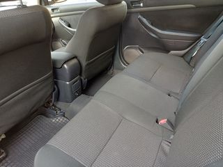 Toyota Avensis 2007-thumb-13
