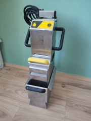 Φίλτρο λαδιού Vito vl 80 με το όργανο μέτρησης ποιότητας λαδιού.