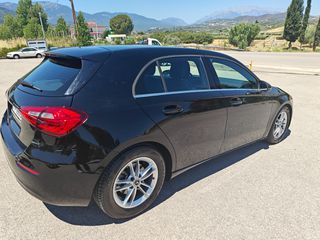 Mercedes-Benz A 180 2019-thumb-4