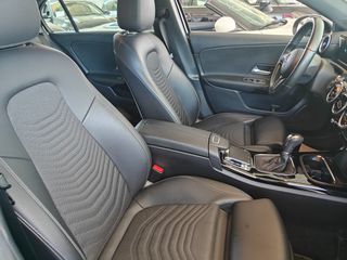Mercedes-Benz A 180 2019-thumb-11
