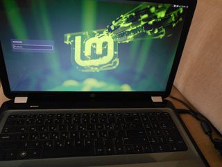 ΠΩΛΕΙΤΑΙ LAPTOP HP PAVILION G7 17.3'' 4GB RAM/500GB HDD/ LINUX ΜΙΝΤ XFCE