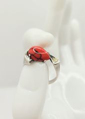 Δαχτυλίδι Howlite (κόκκινος Χαολίτης) ασημένιο 925 με κρύσταλλο στο πλάι Α9516 ΤΙΜΗ 50 ΕΥΡΩ