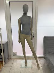 Κούκλα βιτρίνας