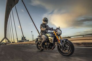 Suzuki 2025 GSX-8T-thumb-7