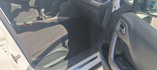 Peugeot 2008 2016 1.2 PURETECH 110 STYLE PANORAMA-thumb-21