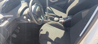 Peugeot 2008 2016 1.2 PURETECH 110 STYLE PANORAMA-thumb-9