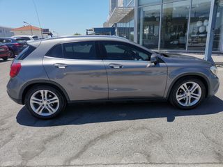 Mercedes-Benz GLA 180 2016 1.6 122HP,AUTOMATIC,7 DCT,BI-XENON-LED,OΘΟΝΗ,ΔΕΡΜΑ,18".-thumb-4