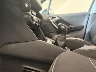 Peugeot 208 2016 1.2 PURETECH 82PS  STYLE-thumb-51