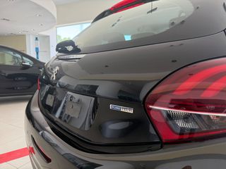 Peugeot 208 2016 1.2 PURETECH 82PS  STYLE-thumb-14