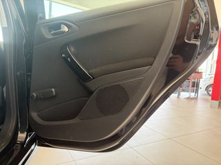 Peugeot 208 2016 1.2 PURETECH 82PS  STYLE-thumb-30