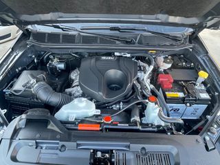 Isuzu D-Max 2026 4x4 ΜΙΑΜΙΣΗ ΚΑΜΠΙΝΑ GRAVITY 6 A/T(ΕΤΟΙΜΟΠΑΡΑΔΟΤΟ)-thumb-19
