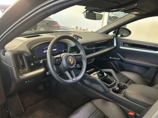 Porsche Cayenne 2025 HYBRID-thumb-6