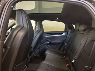 Porsche Cayenne 2025 HYBRID-thumb-12