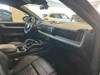 Porsche Cayenne 2025 HYBRID-thumb-16