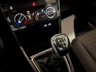 Volkswagen T-Cross 2022 1.0 TSI 95PS Life-thumb-16