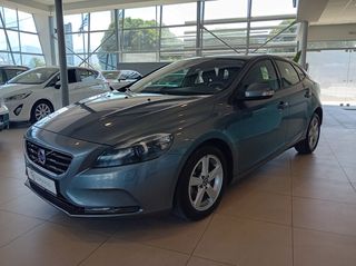 Volvo V40 2016 D2 MOMENTUM DIESEL-thumb-7