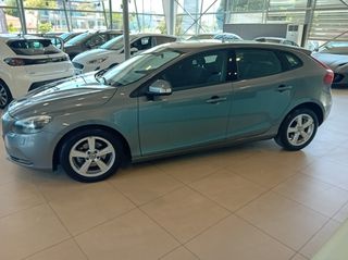 Volvo V40 2016 D2 MOMENTUM DIESEL-thumb-9