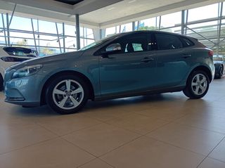 Volvo V40 2016 D2 MOMENTUM DIESEL-thumb-10