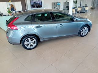 Volvo V40 2016 D2 MOMENTUM DIESEL-thumb-20