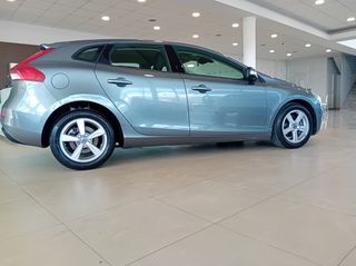 Volvo V40 2016 D2 MOMENTUM DIESEL-thumb-21
