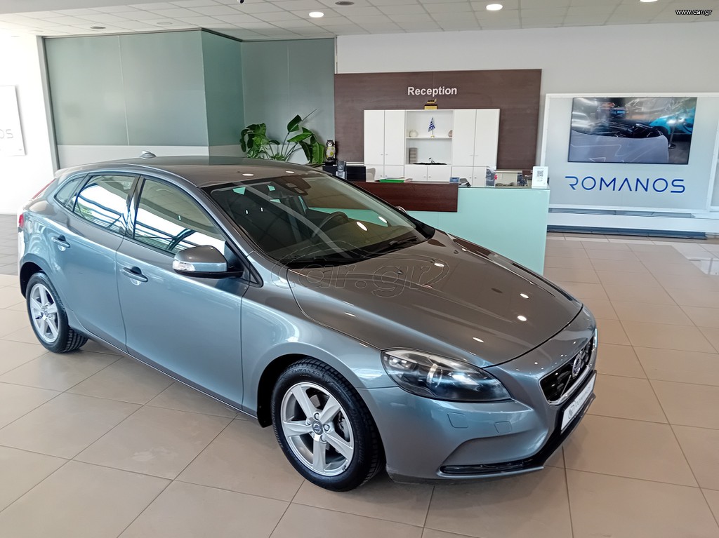 Volvo V40 2016 D2 MOMENTUM DIESEL