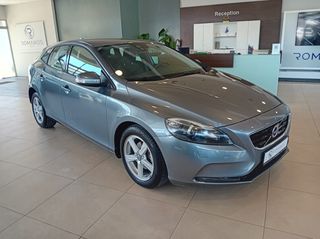 Volvo V40 2016 D2 MOMENTUM DIESEL-thumb-1