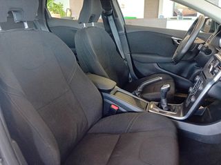 Volvo V40 2016 D2 MOMENTUM DIESEL-thumb-24