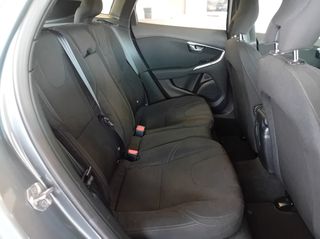 Volvo V40 2016 D2 MOMENTUM DIESEL-thumb-25
