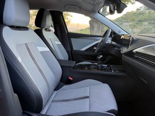 Opel Astra 2024-thumb-15