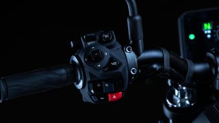 Yamaha MT-09 Y-AMT 2026 Tech Black *ΕΤΟΙΜΟΠΑΡΑΔΟΤΟ*-thumb-6