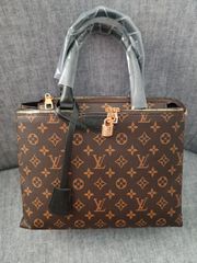 Louis Vuitton δερμάτινη καινούργια τσάντα πολύ κομψή