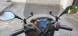 Honda SH 300i 2012-thumb-1