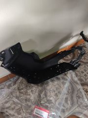 Πάτωμα αριστερό πλαϊνό άβαφο HONDA ADV 350