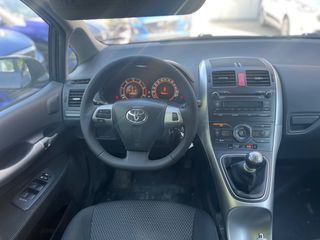 Toyota Auris 2011 90HP D-4D   ACTIVE-thumb-14