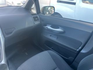 Toyota Auris 2011 90HP D-4D   ACTIVE-thumb-15