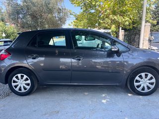 Toyota Auris 2011 90HP D-4D   ACTIVE-thumb-2