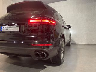 Porsche Cayenne 2016 E Hybrid-Matrix-Panorama-Αερανάρτηση-Chrono Package-thumb-36