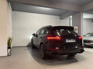 Porsche Cayenne 2016 E Hybrid-Matrix-Panorama-Αερανάρτηση-Chrono Package-thumb-39