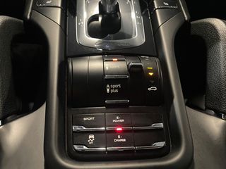Porsche Cayenne 2016 E Hybrid-Matrix-Panorama-Αερανάρτηση-Chrono Package-thumb-56